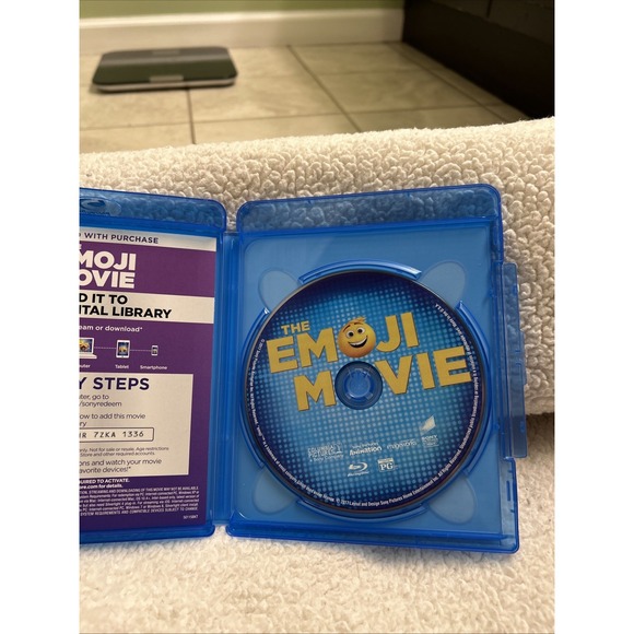 The Emoji Movie (Blu-ray, 2017) - Picture 3 of 3